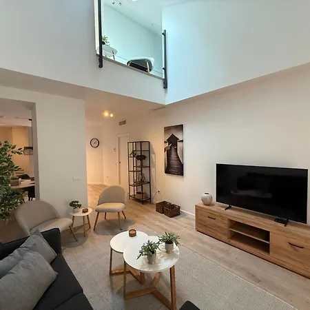 H2m Postigo Duplex Terrace 2 Bathrooms, Smart Tv, Oven Apartment Malaga